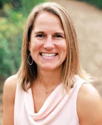 Amanda Matchett's Instagram, Twitter & Facebook