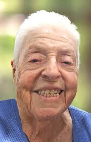 Alexis Petri's Instagram, Twitter & Facebook