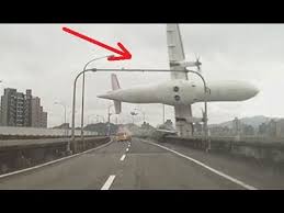 La caída del avión en medellín, colombia, recuerda otros accidentes con equipos de deportistas. Los 5 Accidentes De Aviones Mas Impactantes Captados En Video Youtube
