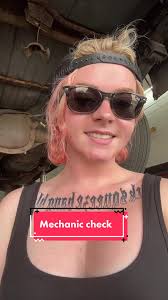 #mechaniccheck #mechanicchick #girlymechanic #cargirly  #femalemechanicsoftictok