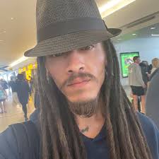 Looney Zambonino (@OfficialLooneyToon) • Facebook