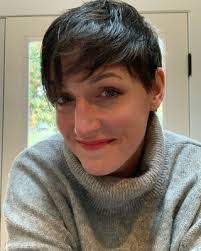 Sarah Smalley's Instagram, Twitter & Facebook