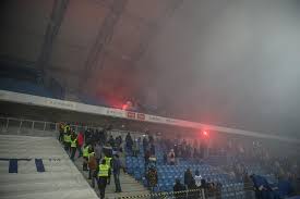 On average in direct matches both teams scored a 2.25 goals per match. Zgroza Na Meczu Lech Lechia Chuligani Z Gdanska Strzelali Racami W Dzieci Wideo Super Express