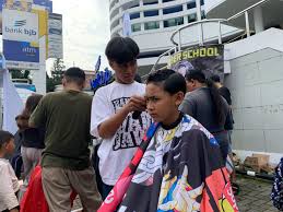 CFD Spesial HJG ke-212, Barber School Abah Atrox Sediakan Cukur Gratis  untuk Warga Garut