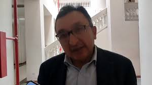 El economista John Tello...