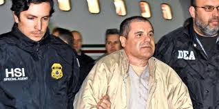The wife of drug lord joaquin el chapo guzman, emma coronel aispuro, has decided to plead guilty to us charges of helping her husband run the sinaloa cartel of smugglers. An Die Usa Mexiko Liefert Drogenboss El Chapo Aus Lvz Leipziger Volkszeitung