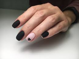 May 20, 2021 · las uñas acrílicas negras 2021 son todo un clásico. Unas Con Esmalte Negro Como Kendall Jenner En Los Emmy 2019
