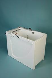 Als begehbare badewanne mit flachem einstieg und herausnehmbarer, selbstdichtender wannentür. Sitzwanne Senioren Und Rollstuhlgerecht Kibomed