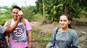 Jadi orang kampung itu mula kecoh mengenai kematian tok wan terbang dan semua penduduk kampung menunggu jenazah tok wan terbang di rumahnya manakala jenazah mak betong terbujur kaku seorang diri di rumah. The Making Of Keranda Tok Wan Terbang Youtube