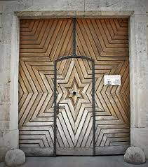 Découvrez notre large choix de blocs portes en bois intérieures et extérieures. Portes D Entree Design Le Point Focal De Chaque Exterieur