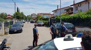 Nuovo episodio in quel di roma che potrebbe riaprire nuovi dibattiti sul tema della legittima difesa nella giornata di martedì 5 novembre, una sparatoria ha scosso la zona di cinecittà in quel di roma. T N5atz9rwss M