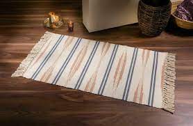 Der runde teppich wird von erfahrenen handwerkern mit außergewöhnlicher handwerkskunst handgewebt und passt mit seiner ansprechenden textur perfekt in ihre wohnkultur. Teppich Ethno Chic Beige 70x120 Cm Baumwolle Fransen Flicken Laufer Brucke Kaufen Bei Come4buy Gmbh