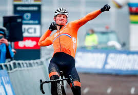 Zijn eeuwige concurrent mathieu van der poel start op 12 december in antwerpen. Mathieu Van Der Poel Heeft Als Veldrijder Nu Een Streepje Voor Op Wout Van Aert Nrc