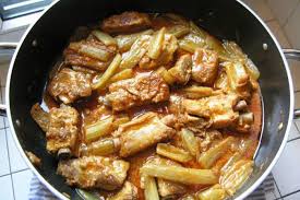 Ricette carne costine maiale costine di maiale in umido. La Ricetta Delle Costolette Di Maiale Con I Cardi Romagna A Tavola