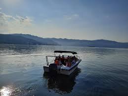 Plimbare cu barca este o fraza pe care multi romani o cauta pe internet pentru ca este planul pentru viitoare lor destinatie de vacanta cand vine vorba de in plimbare cu barca prin cazanele dunarii turistii viziteaza mai multe obiective turistice, foarte renumite prin randul celor pasionati de plimbari in. Orsova Plimbari Cu Barca Startseite Facebook