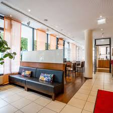 Profit from the central location and the good connection to business hotspots such as exhibition and congress centers, airports and train stations. Star Inn Salzburg Hotel Salzburg Bei Hrs Gunstig Buchen