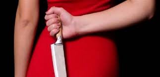 صور زوجته فى غرفة النوم فطعنته بسكين المطبخ موقع السلطة