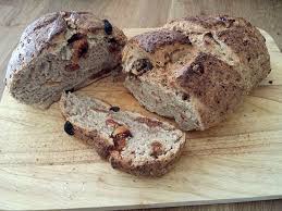 Ottime per accompagnare un bel caffelatte e cominciare la giornata con sprint, sono ideali anche per una ghiotta e sana merenda: Il Pane Valdostano Fatto Con Farina Di Segale E Frutta Secca