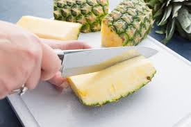 See full list on wikihow.com How To Cut A Pineapple