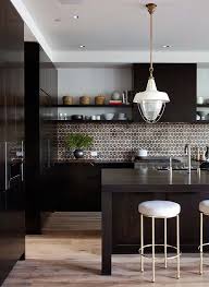 Bring the trendiness of city life to your home with our manhattan cabinet doors. Modern Beach Style Reinvented In A Manhattan Beach House Disc Interiors Kitchen Design White Kitchen Stools