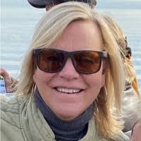 Carrie Watterson's Instagram, Twitter & Facebook