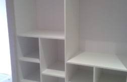 Pour peindre des meubles de cuisine en stratifié ou en bois massif, adaptez la peinture à ces matériaux, par exemple en utilisant une peinture pour meuble de cuisine stratifié. Placards Dressings Faites Le Bon Choix Venez Faire Votre Choix Dans Notre Menuiserie