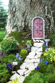 Baum & garten dresden gmbh. Gartendeko Selber Machen Eine Gnom Tur Fur Den Baum Garten Deko Feengarten Bepflanzung