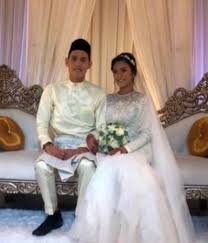 Tak sangka kakak aiman tino, farah hazel pun pandai nyanyi | nama lagu setiaku pasti. Farah Kakak Aiman Tino