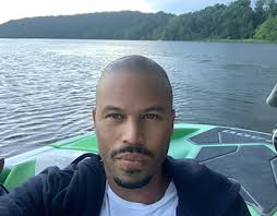 Recourse Projects :: Photos, videos, logos, illustrations and branding ::  Behance