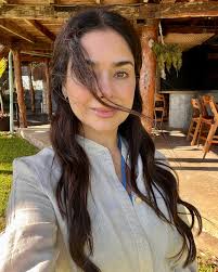 🛥️🌊 De esas tardes lindas, comida, amigos, y sobre todo esa vista al mar  🥂…