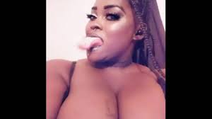 Ebony Long tongue - ThisVid.com