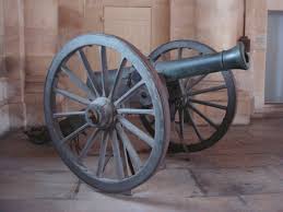 Il s'agit d'une arme antique qui pèse 4 livres datant du 18ème siècle. Canon Obusier De 12 Wikipedia