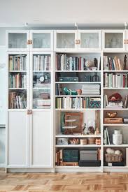 Skandinavischer Design Klassiker Billy Bucherregal Mit Paneel Vitrinenturen Weiss Billy Bucherregal Design Klassik Ikea Inspiration Home House Interior