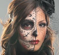 Il est encore trop tôt pour sortir la déco halloween maison, mais quand même, ce moment arrive à grand pas! Onikha 1001 Idees Maquillage Squelette Mexicain L Art Du Bonbon Crane Au Cyber Monde