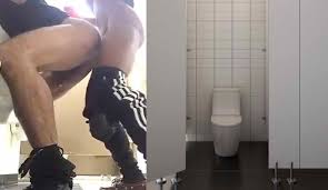 Camera da letto e bagno. Due Ragazzi Fanno Sesso In Un Bagno Pubblico Video Bitchyx
