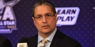 Penguins executive David Morehouse credited with helping cameraman who was  attacked during protests