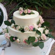 Annette And Nikolas S Wedding Cake Decorated By Me Wedding Cake Decorations Cake Decorating Wedding Cakes