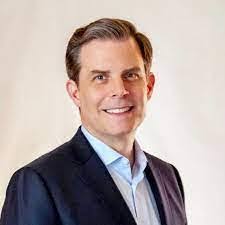 Daniel Raaf's Instagram, Twitter & Facebook