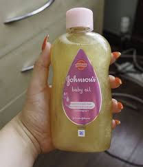 Do Diy Shimmer Body Oils Actually Work A Woman S Confidence Shimmer Body Oil Shimmer Body Body Glitter Spray
