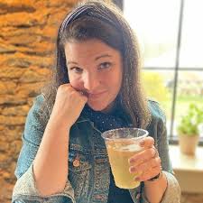 Olivia Danielle (@The_OddDuckling)