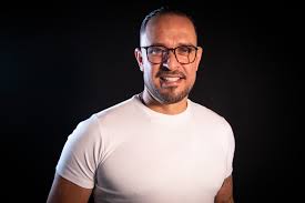 Diogo Nogueira cancela shows após diagnóstico de laringite bacteriana grave
