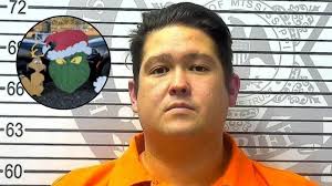 Spider monkey returns to family after going missing for 24 hours