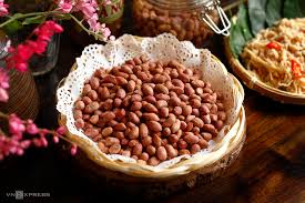 Lạc rang húng lìu chuẩn vị Hà Nội