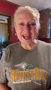 Lynn Rigdon's Instagram, Twitter & Facebook