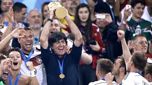 Spielplan, zusammenfassungen, exklusive livestreams, alle highlights, interviews und vieles mehr. Fussball Em Live Hier Geht Es Zu Streams Und Spielplan Zdfheute