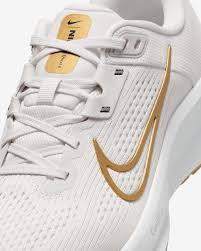 Nike Quest 6