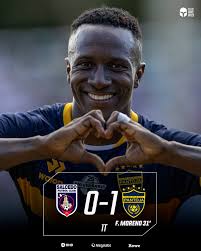 VICTORIA CON HISTORIA! Pantoja consiguió la victoria ante Salcedo FC, en el  primer encuentro de la LDF que se celebra entre estos dos conjuntos.  Fabricio Moreno y Walny Bien-Aime marcaron por los