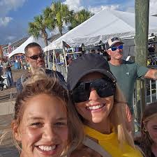 Natalie Estes's Instagram, Twitter & Facebook