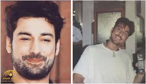 شاهد صور قديمة للإعلامي أحمد الشقيري في مرحلة المراهقة يرتدي قلادة في عنقه ومغردون يشبهونه بفنان تركي شهير Portrait Tattoo Portrait Tattoos
