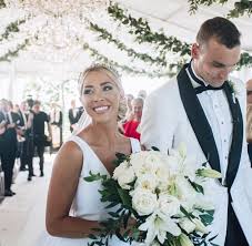 Jun 25, 2021 · in her personal life, the sports reporter is married to pro basketball player sam dekker. Sam Dekker And Olivia Harlan Wedding Photos Sports Gossip